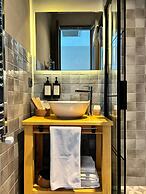 Soas Suites