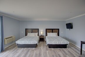 Dhimas Bayview Suites