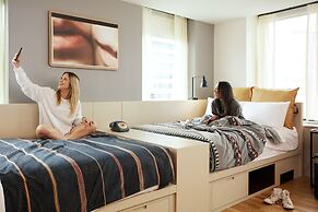 Moxy Richmond Downtown