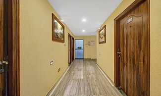 Treebo Majestic Palms, 2 Km From Colva Beach