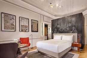 Hotel Verte, Warsaw, Autograph Collection