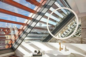 Hotel Verte, Warsaw, Autograph Collection