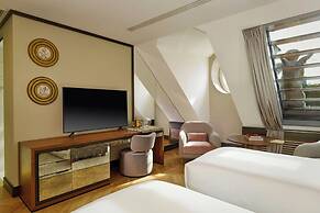 Hotel Verte, Warsaw, Autograph Collection