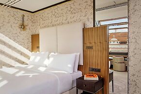 Hotel Verte, Warsaw, Autograph Collection