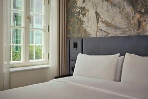 Hotel Verte, Warsaw, Autograph Collection