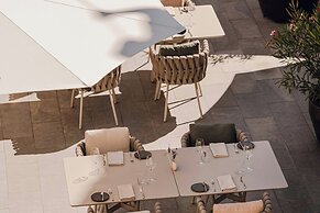 Hotel Verte, Warsaw, Autograph Collection