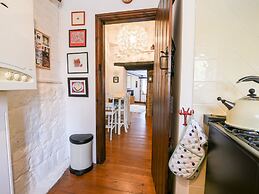 Apt 1 44/45 Coombe Street