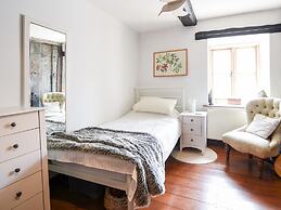 Apt 1 44/45 Coombe Street