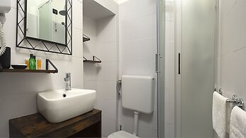 RED AND BLUES MUSIC HOTEL GENOVA