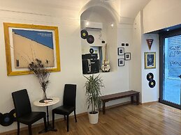 RED AND BLUES MUSIC HOTEL GENOVA