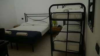 RED AND BLUES MUSIC HOTEL GENOVA