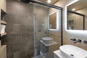 Bunkies-the Commissioner