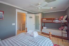 5 Bed Sleeps 12 With Water Views