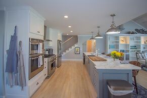 5 Bed Sleeps 12 With Water Views