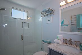 5 Bed Sleeps 12 With Water Views