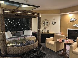 Inn of the Dove - Luxury Romantic Suites with Jacuzzi & Fireplace at H