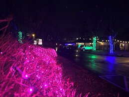 Inn of the Dove - Luxury Romantic Suites with Jacuzzi & Fireplace at H