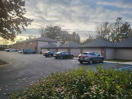 Inn of the Dove - Luxury Romantic Suites with Jacuzzi & Fireplace at H