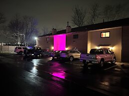 Inn of the Dove - Luxury Romantic Suites with Jacuzzi & Fireplace at H