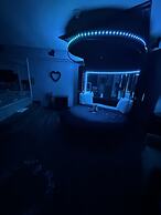 Inn of the Dove - Luxury Romantic Suites with Jacuzzi & Fireplace at H