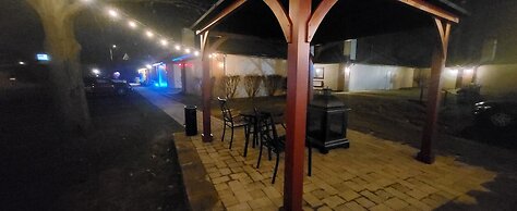 Inn of the Dove - Luxury Romantic Suites with Jacuzzi & Fireplace at H