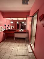 Inn of the Dove - Luxury Romantic Suites with Jacuzzi & Fireplace at H