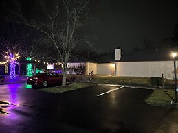 Inn of the Dove - Luxury Romantic Suites with Jacuzzi & Fireplace at H