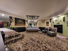 Inn of the Dove - Luxury Romantic Suites with Jacuzzi & Fireplace at H