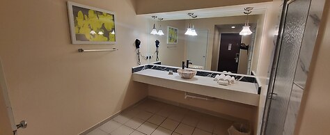 Inn of the Dove - Luxury Romantic Suites with Jacuzzi & Fireplace at H