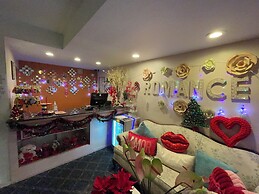 Inn of the Dove - Luxury Romantic Suites with Jacuzzi & Fireplace at H