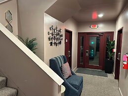 Inn of the Dove - Luxury Romantic Suites with Jacuzzi & Fireplace at H