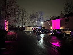 Inn of the Dove - Luxury Romantic Suites with Jacuzzi & Fireplace at H