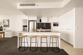 Circle on Cavill - Coastal Letting