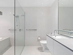 Circle on Cavill - Coastal Letting