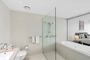 Circle on Cavill - Coastal Letting