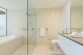 Circle on Cavill - Coastal Letting