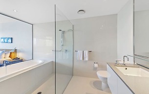 Circle on Cavill - Coastal Letting