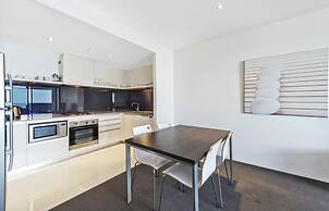 Circle on Cavill - Coastal Letting