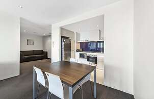 Circle on Cavill - Coastal Letting