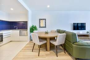 Circle on Cavill - Coastal Letting