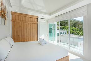 Elegant Designer 4BR Pool Villa Skylight