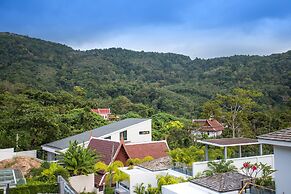 Elegant Designer 4BR Pool Villa Skylight