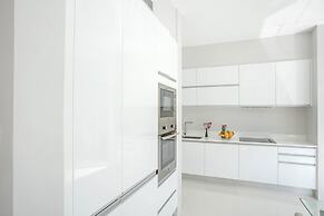 Elegant Designer 4BR Pool Villa Skylight