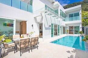 Elegant Designer 4BR Pool Villa Skylight