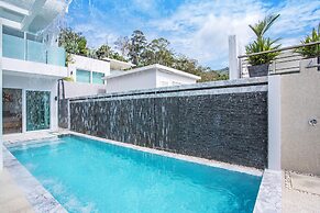 Elegant Designer 4BR Pool Villa Skylight
