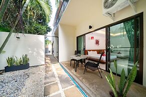 Grand Tropical Pool Villa Oxavia NaiHarn