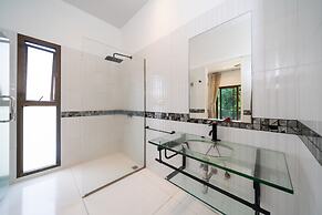 Grand Tropical Pool Villa Oxavia NaiHarn