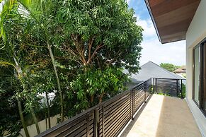 Grand Tropical Pool Villa Oxavia NaiHarn