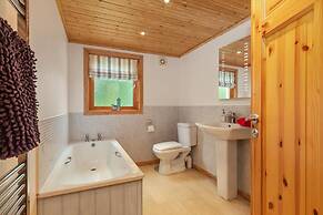 Everwyn Lodge - Luxury Lodge With Hot Tub