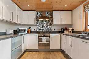 Everwyn Lodge - Luxury Lodge With Hot Tub